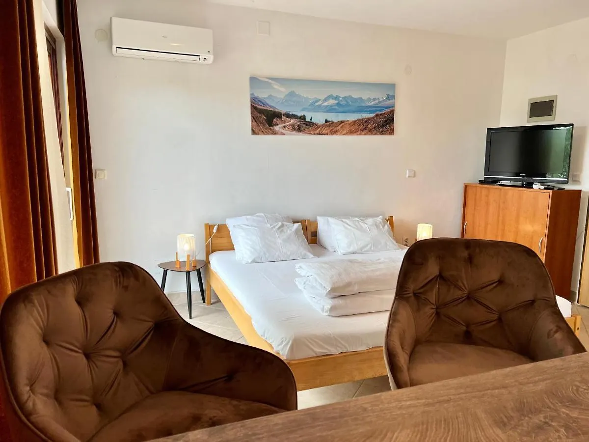 Rooms & Apartment Hegic Zadar 0*,