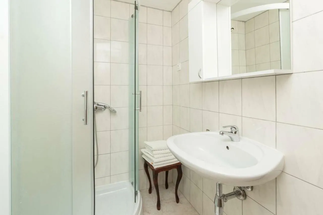 Rooms & Apartment Hegic Zadar 0*,